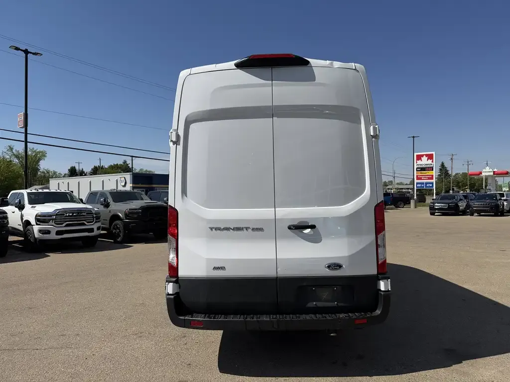 Ford Transit Cargo Van 2023 photo 5