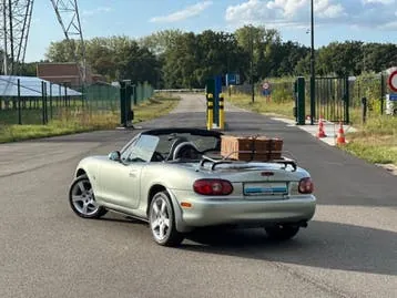 Mazda Mx-5 2003 photo 2