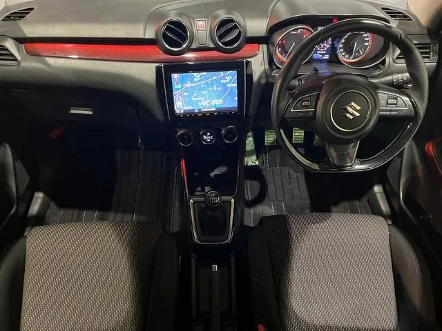 Suzuki Swift Sport 2017 photo 2