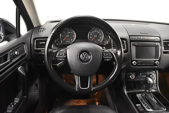 Volkswagen Touareg 2017 photo 2