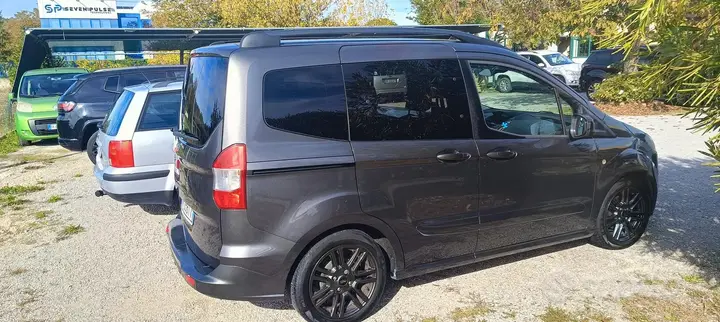 Ford Tourneo Courier 2019 photo 2