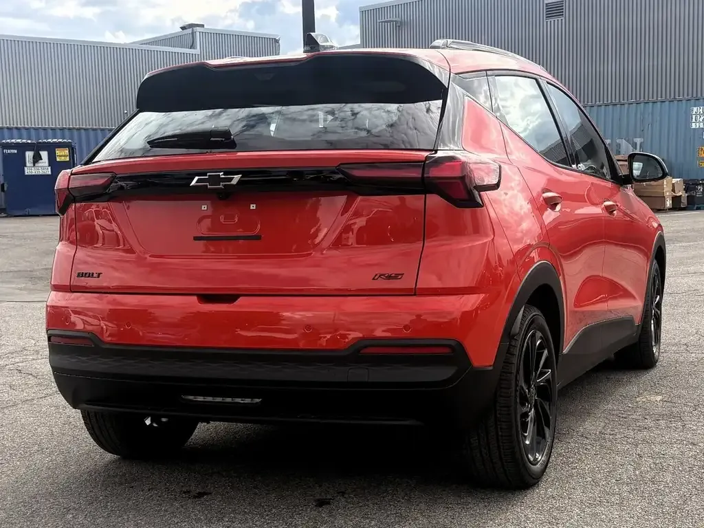 Chevrolet Bolt 2027 photo 4