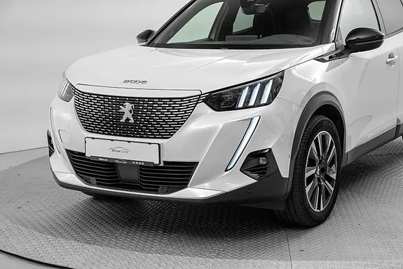 Peugeot E-2008 2022 photo 2