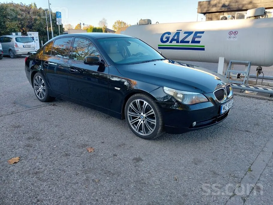 BMW E60 2006 photo 2