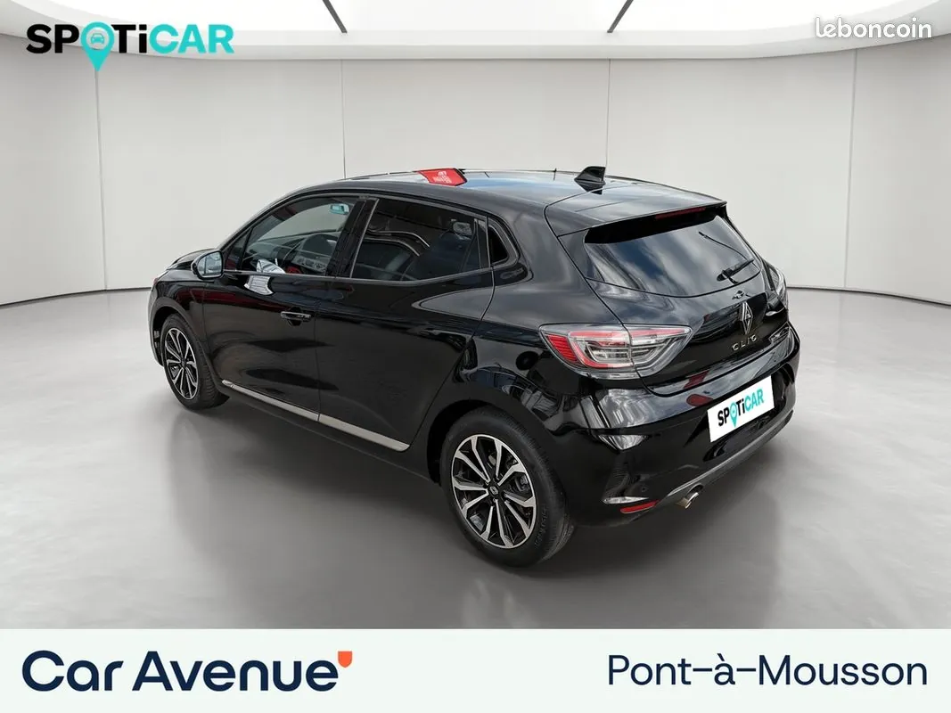 Renault Clio 2023 photo 3