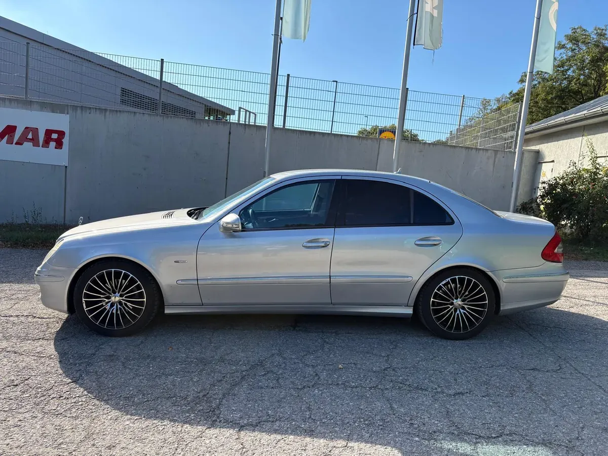 Mercedes-Benz E-Class 2009 photo 3
