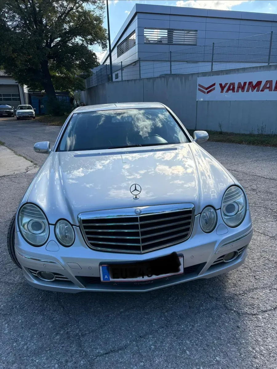Mercedes-Benz E-Class 2009 photo 2
