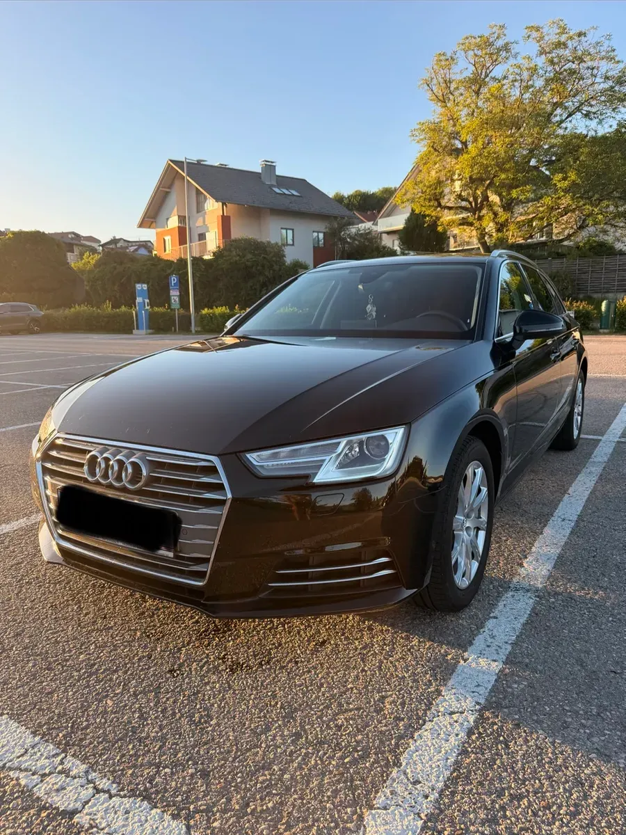 Audi A4 2018 photo 2
