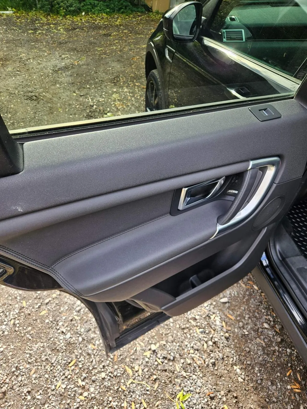 Land Rover Discovery Sport 2017 photo 3