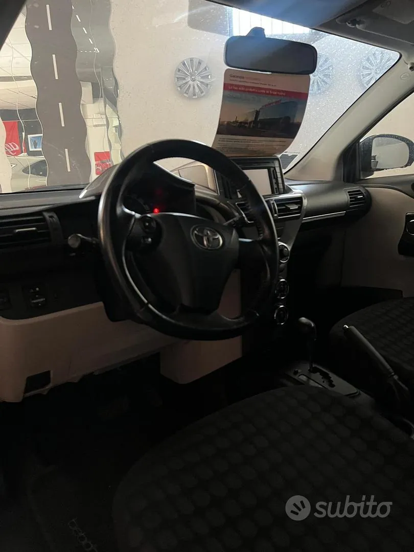 Toyota Iq 2010 photo 3