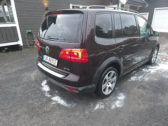 Volkswagen Touran 2014 photo 3