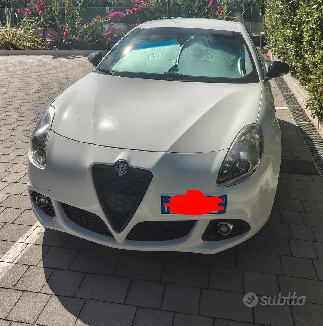Alfa Romeo Giulietta 2014 photo 2