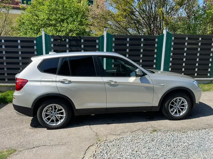 BMW X3 2012 photo 2