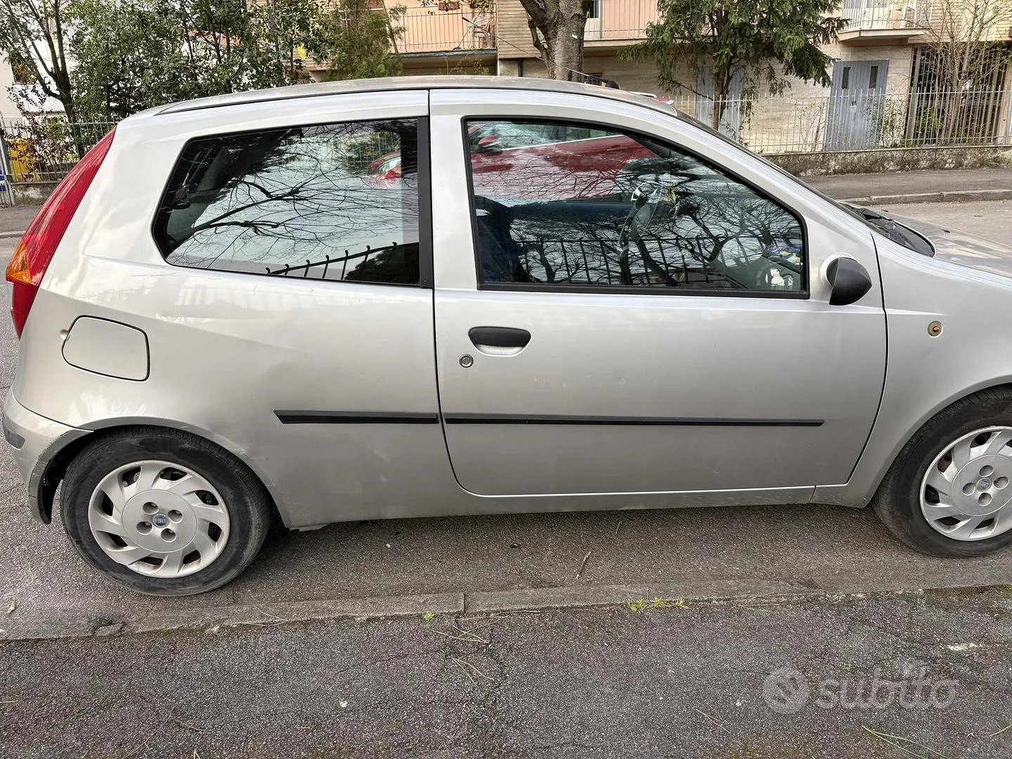 Fiat Punto 2003 photo 2