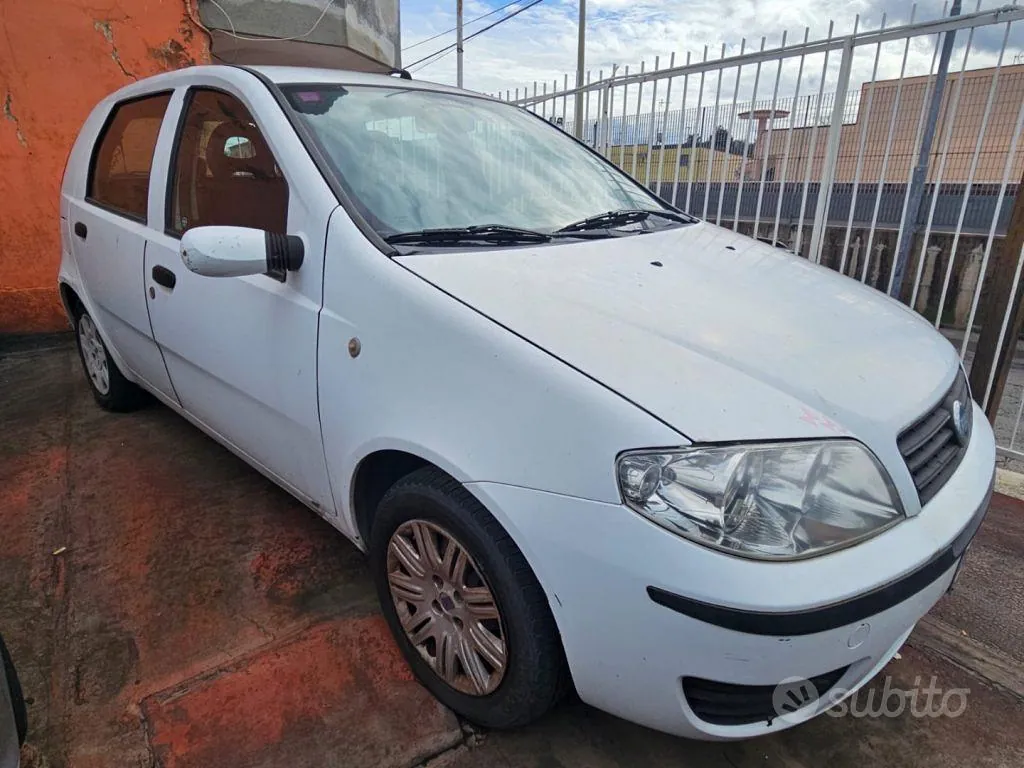 Fiat Punto 2005 photo 2