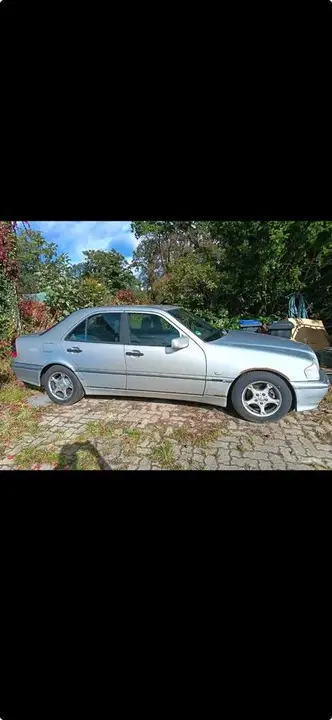 Mercedes-Benz C180
