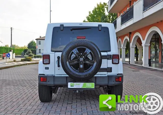Jeep Wrangler Unlimited 2011 photo 4
