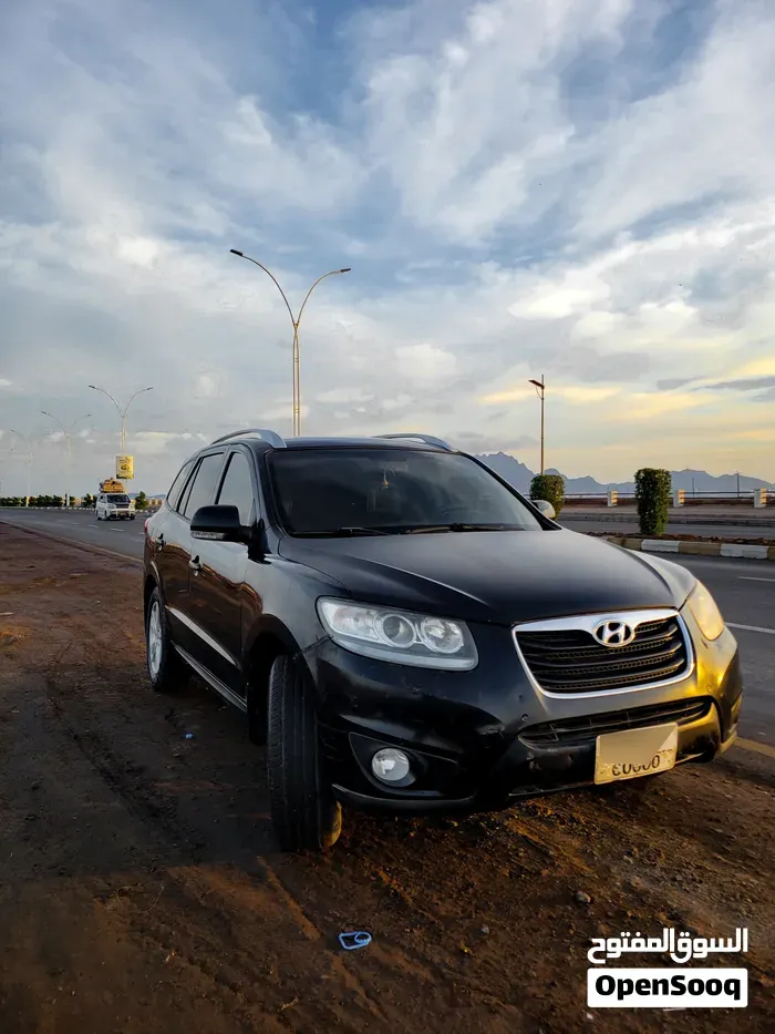 Hyundai Santa Fe 2011 photo 3