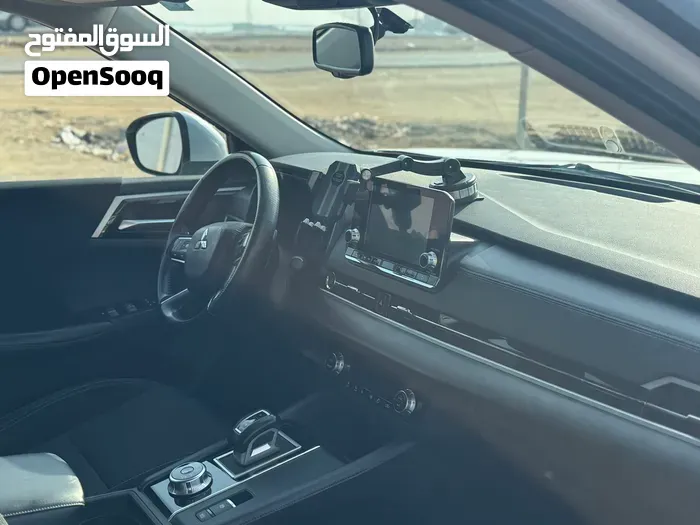 Mitsubishi Outlander 2023 photo 3