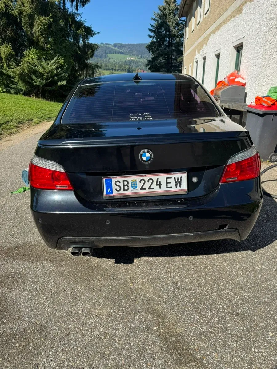 BMW 5 Series 2008 photo 2