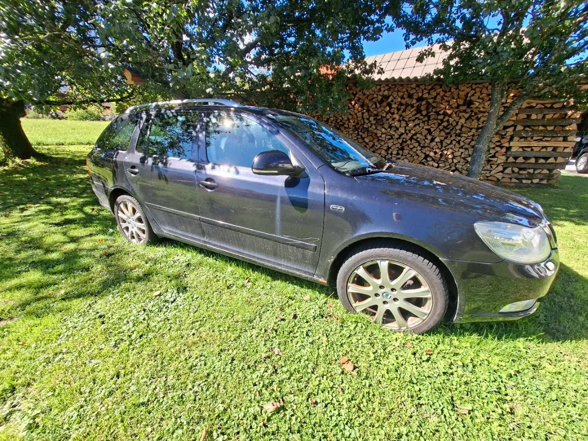 Skoda Octavia 2012 photo 3
