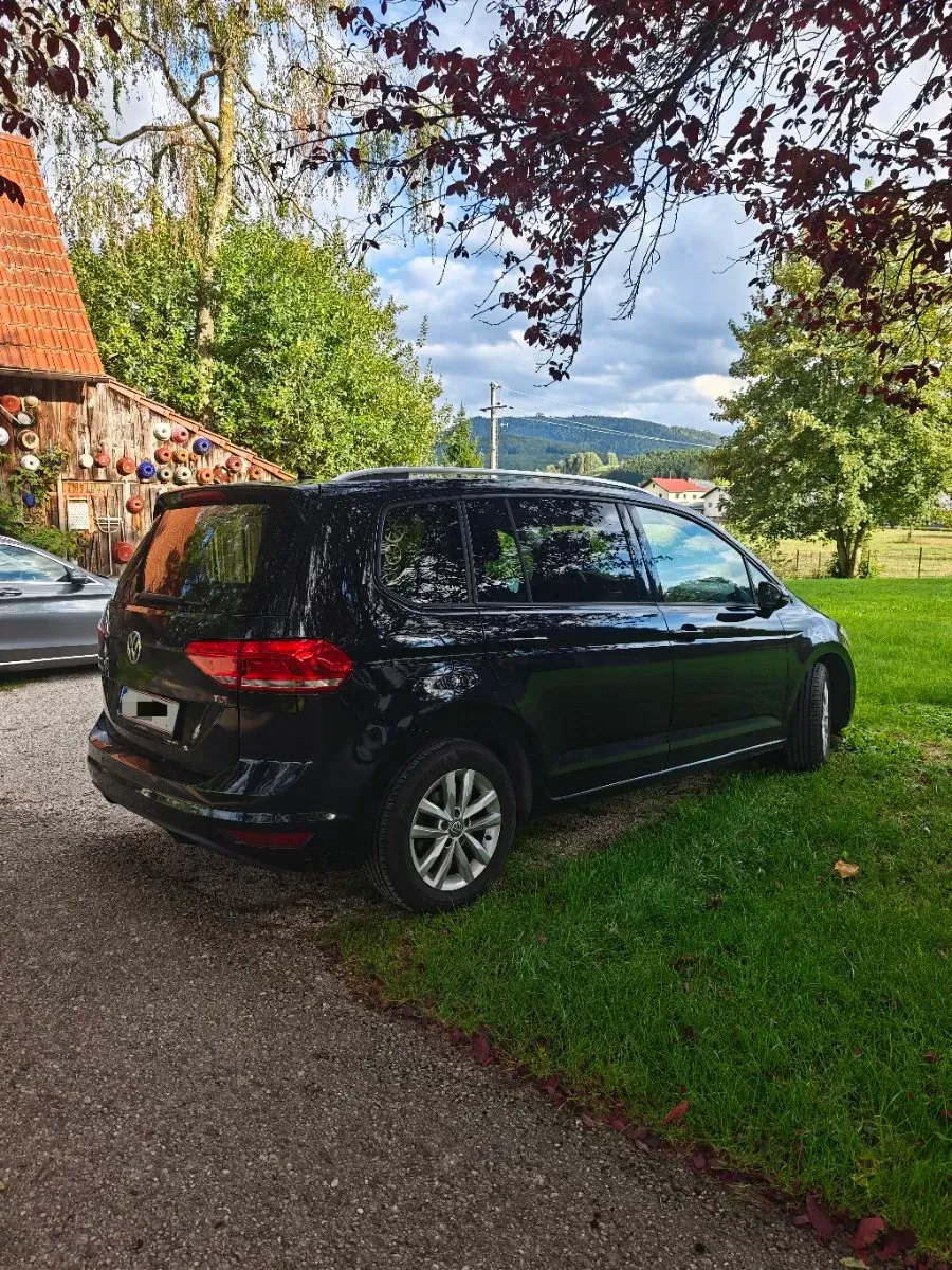 Volkswagen Touran 2017 photo 3