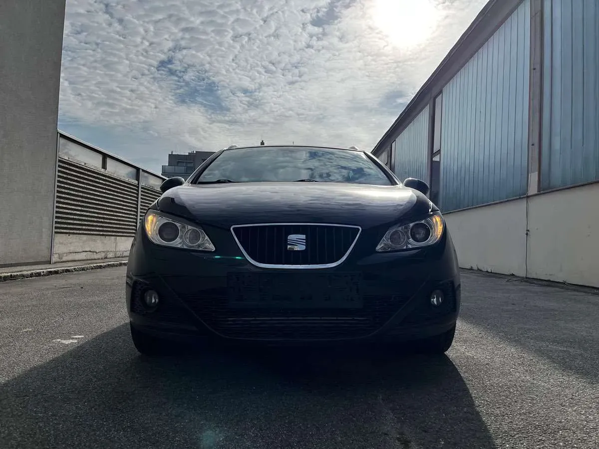 Seat Ibiza 2011 photo 3
