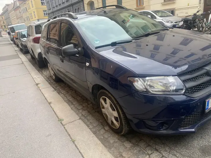Dacia Logan 2012 photo 2