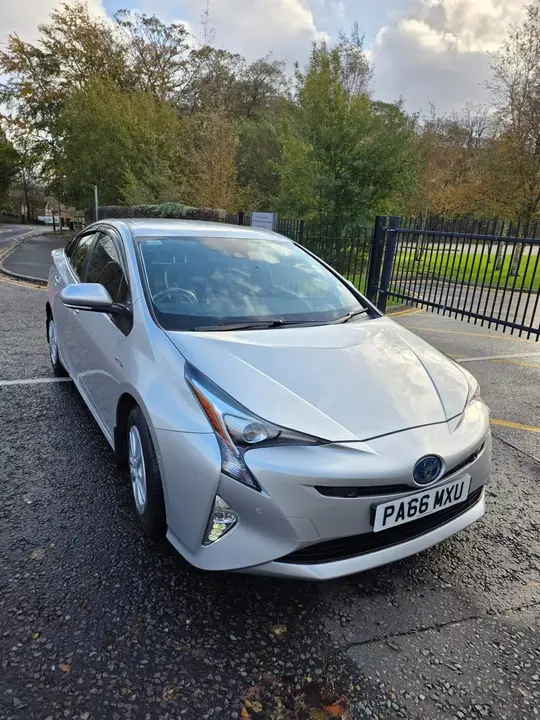 Toyota Prius 2016 photo 2