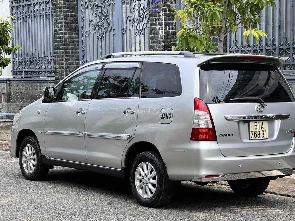 Toyota Innova 2013 photo 2