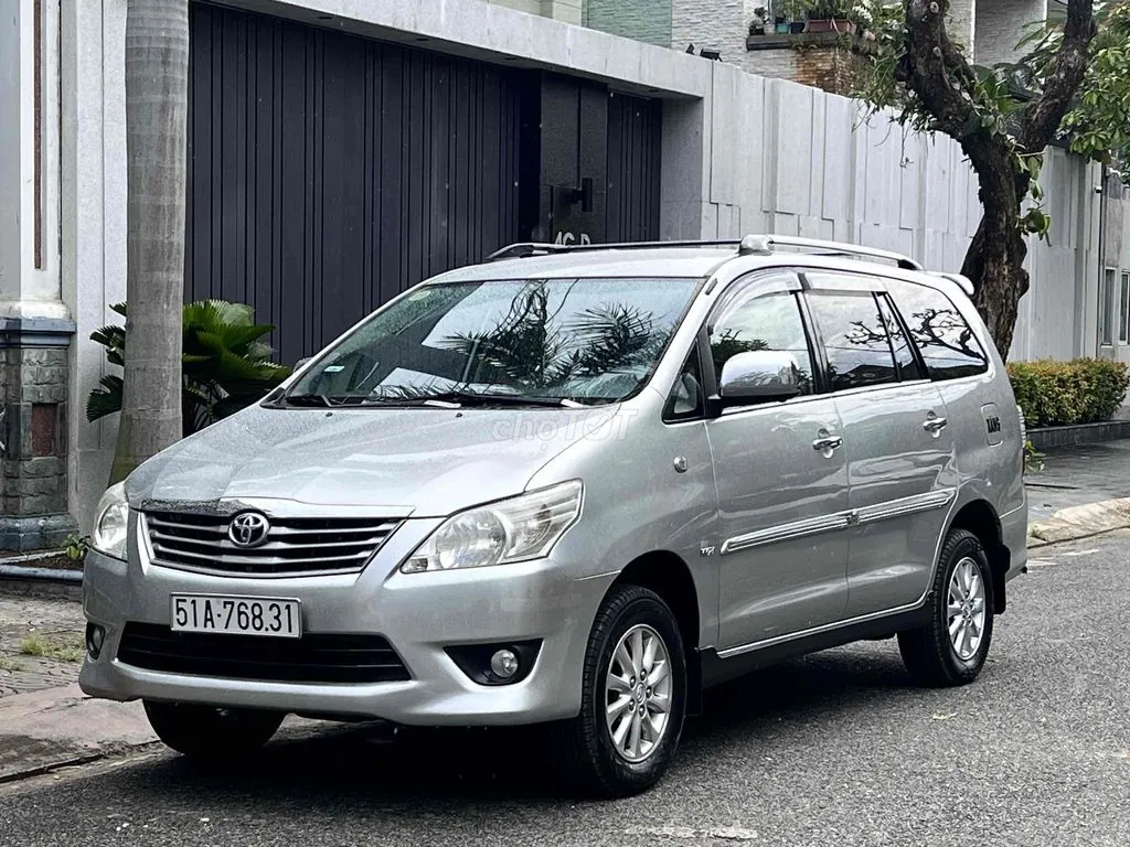 Toyota Innova 2013 photo 3