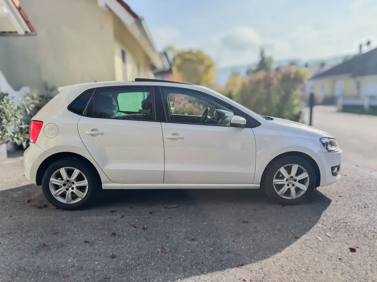 Volkswagen Polo 2012 photo 2