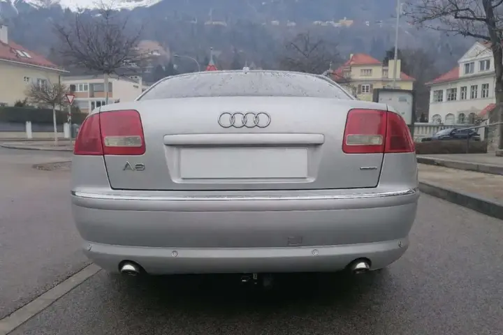 Audi A8 2004 photo 2