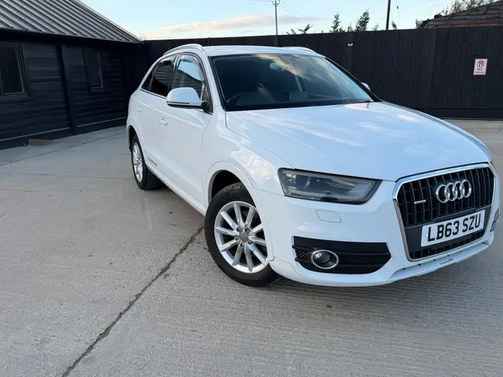 Audi Q3 2013 photo 2