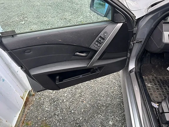 BMW 525D 2004 photo 5