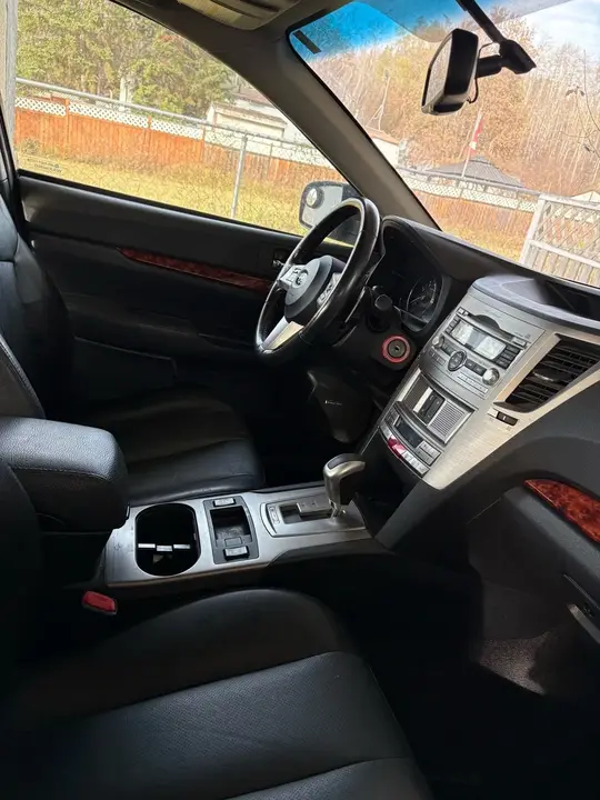 Subaru Legacy 2011 photo 4