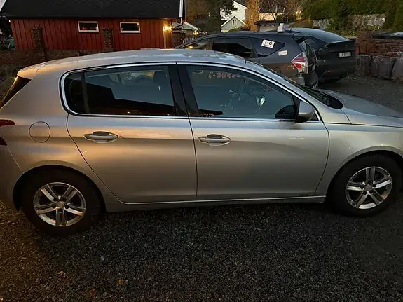Peugeot 308 2015 photo 5