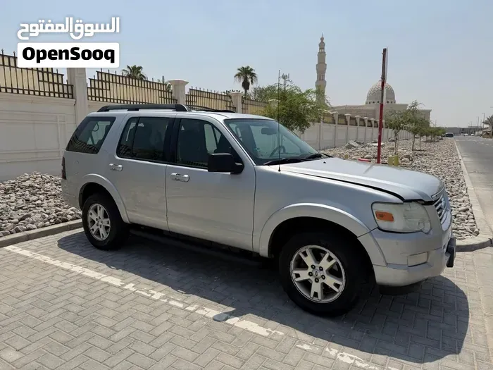 Ford Explorer 2010 photo 2