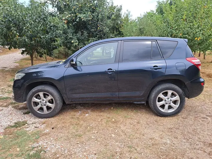 Toyota Rav4 2010 photo 3