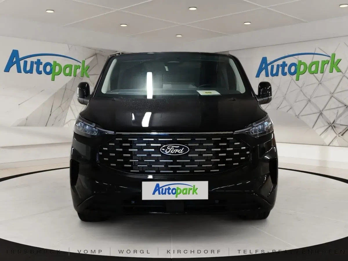 Ford Tourneo photo 2