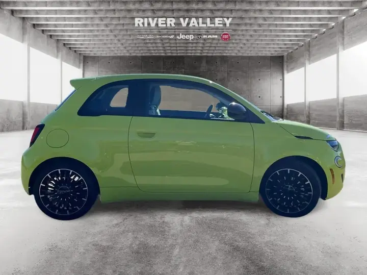 Fiat 500E 2026 photo 2