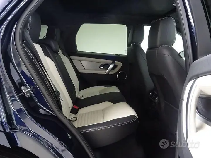 Land Rover Discovery Sport 2022 photo 5