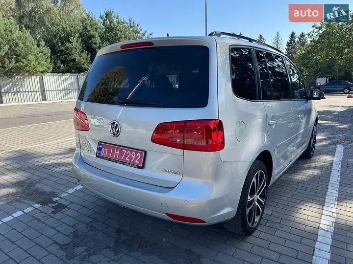 Volkswagen Touran 2013 photo 5