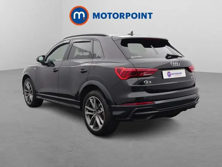 Audi Q3 2021 photo 2