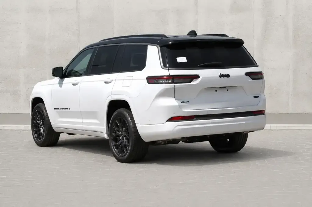 Jeep Grand Cherokee 2026 photo 4