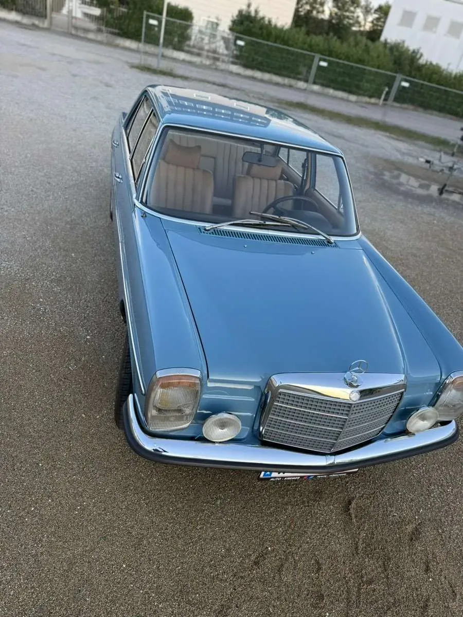 Mercedes-Benz 230/8 1972 photo 3