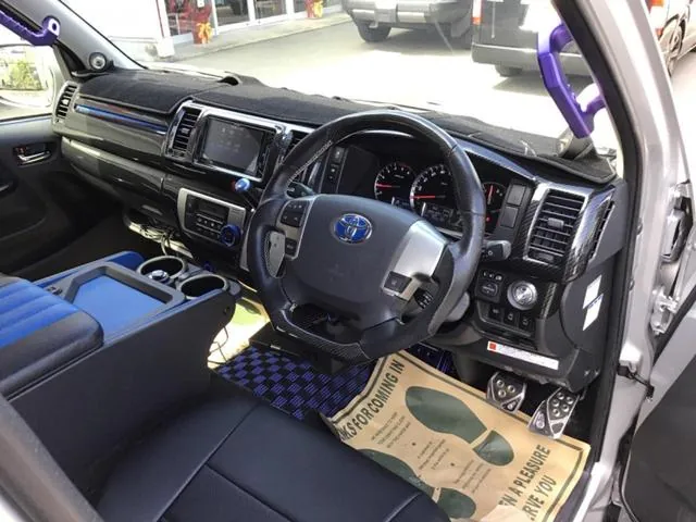 Toyota Hiace 2018 photo 3