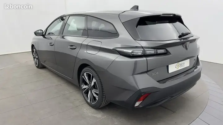Peugeot 308 2023 photo 3