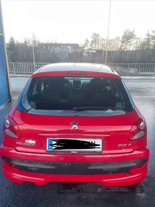 Peugeot 206 2012 photo 2