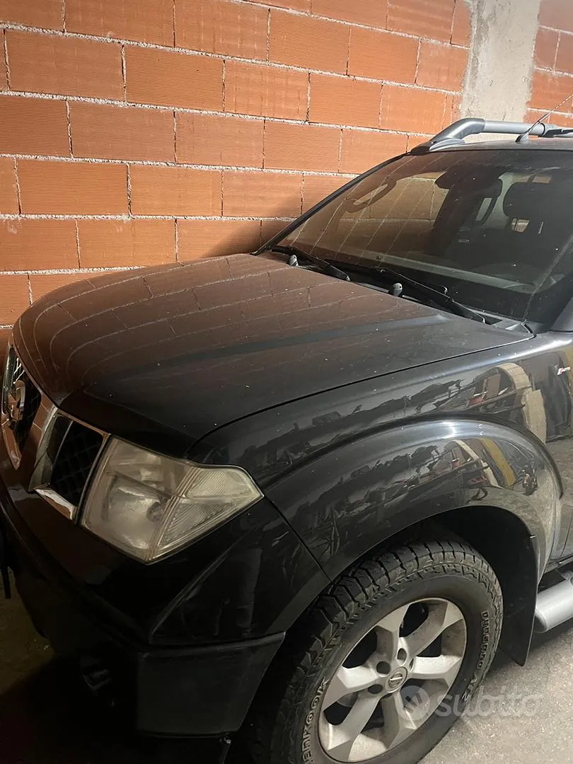 Nissan Navara 2010 photo 2